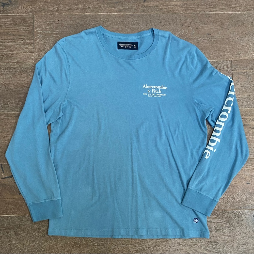 Abercrombie & Fitch Blue Long Sleeve Tee in a Men’s Size XL